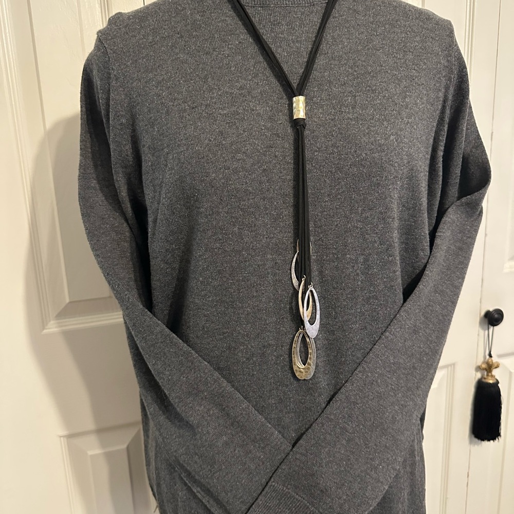 Elegant Gold Silver and Black Suede Leather Necklace - Picture 2 of 2
